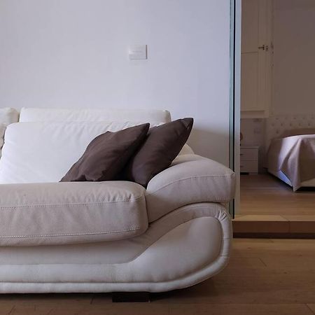 טאורמינה Casa Bianca - Luxury With Balcony In The City Centre מראה חיצוני תמונה