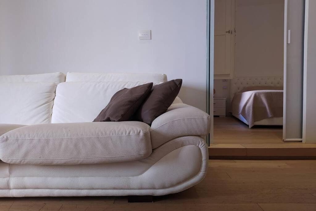 טאורמינה Casa Bianca - Luxury With Balcony In The City Centre מראה חיצוני תמונה