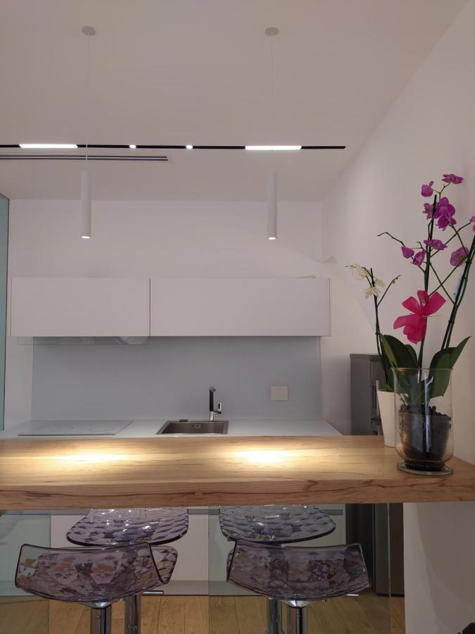 טאורמינה Casa Bianca - Luxury With Balcony In The City Centre מראה חיצוני תמונה
